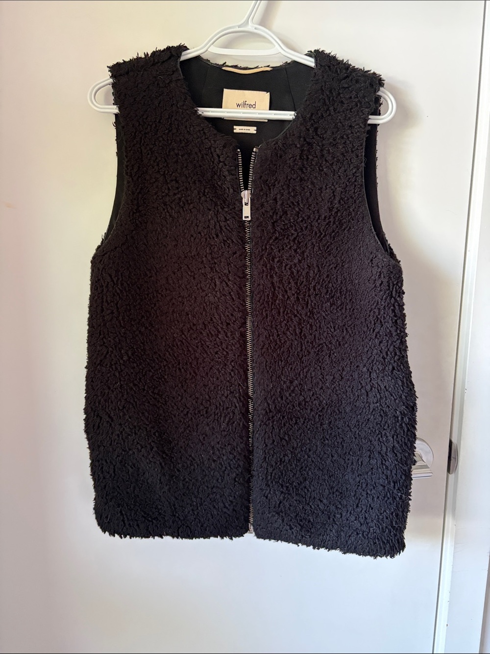 Wilfred Black Sherpa Zip Vest